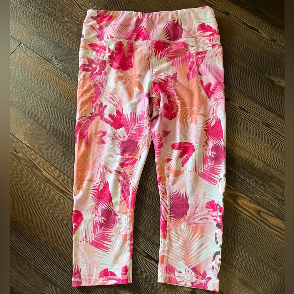 Bebe Capris Sz L